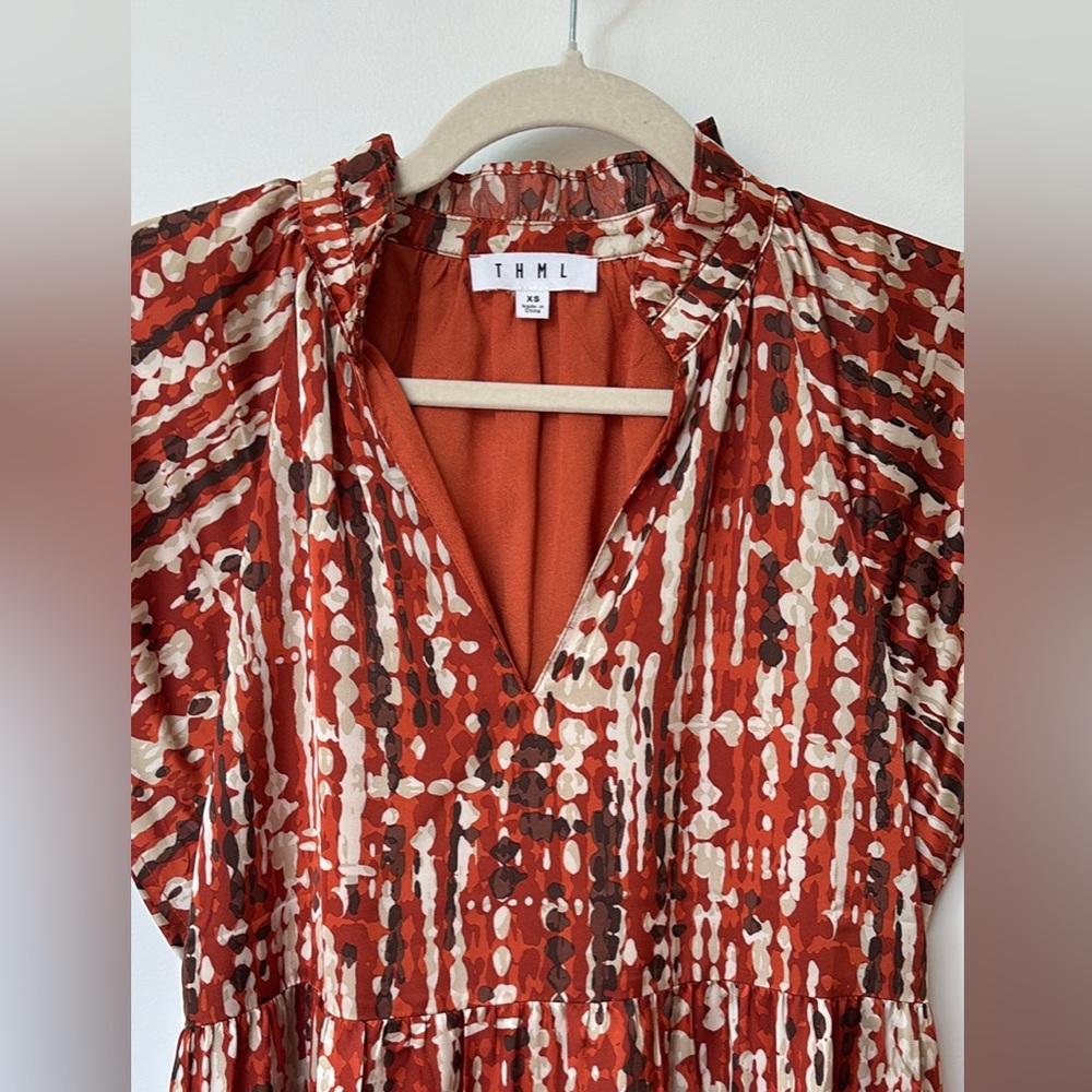 Like new THML orange/cream print dress